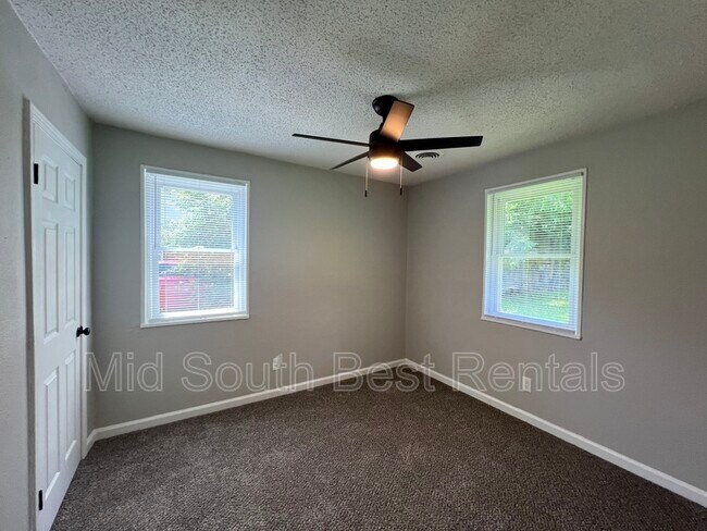 Building Photo - 2809 Brewer Ave