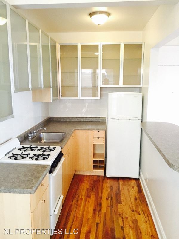 Building Photo - 4440 N Wolcott Ave