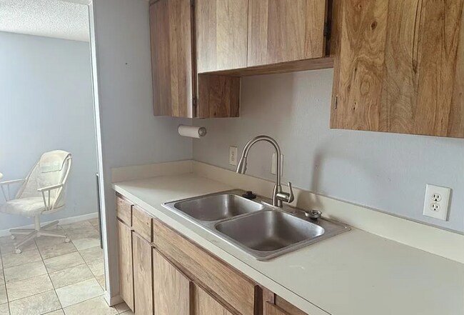 Foto del edificio - 5541 Bay Blvd