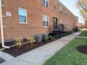 Building Photo - 7227 Thomas St