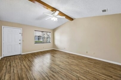 Foto del edificio - 106 Clarks Bluff Rd