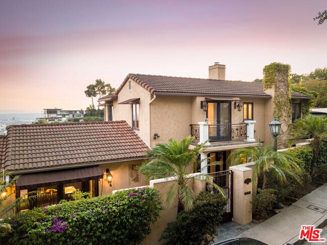 Building Photo - 6930 Oporto Dr
