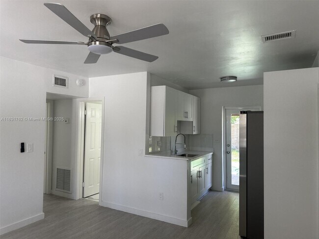 Foto del edificio - 1754 NE 48th Ct