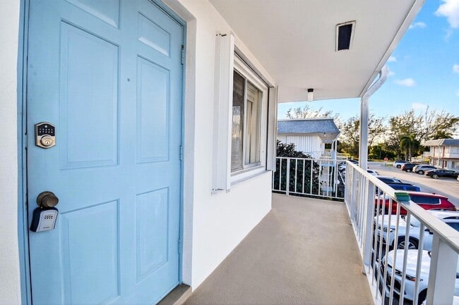 Photo - 2880 Lake Osborne Dr Apartment