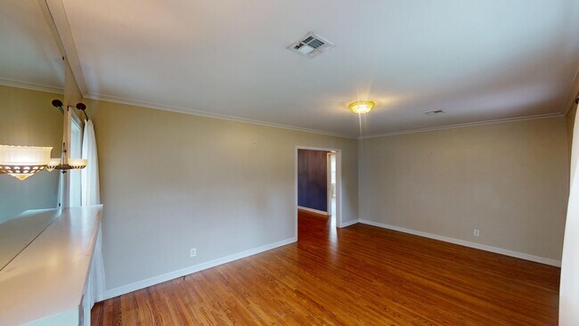 Foto del edificio - 1241 S Louisville Ave