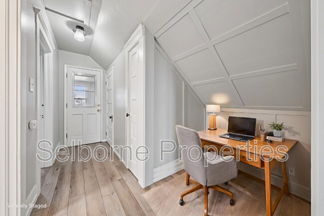 Building Photo - 720 44th St