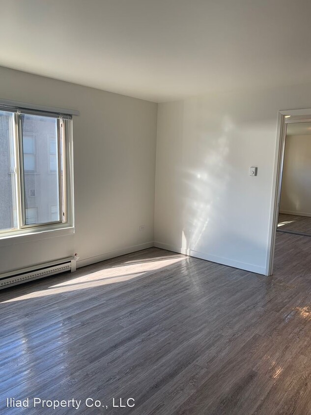 Building Photo - 112 Bellevue Ave E