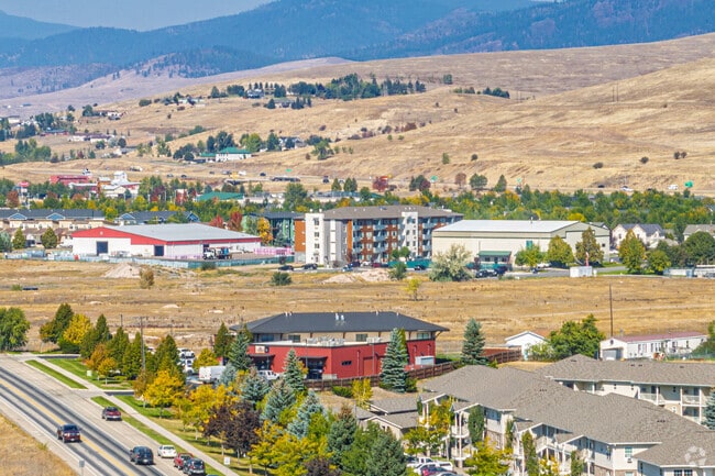 Context Aerial - Majestic Drive Apartments