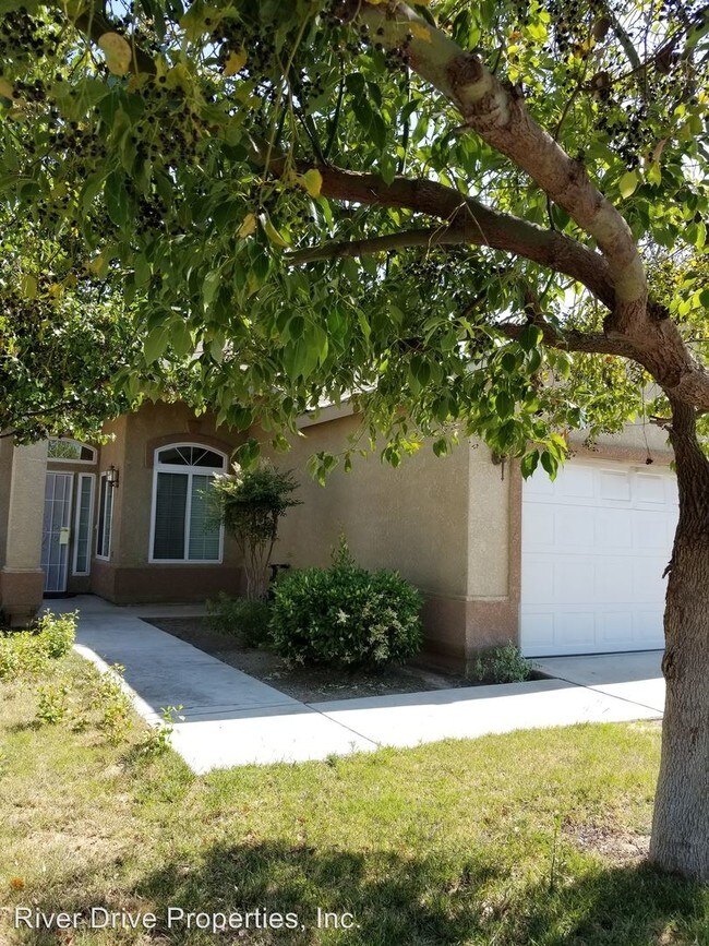 Building Photo - 3 br, 2 bath House - 5571 W. Holland Ave.