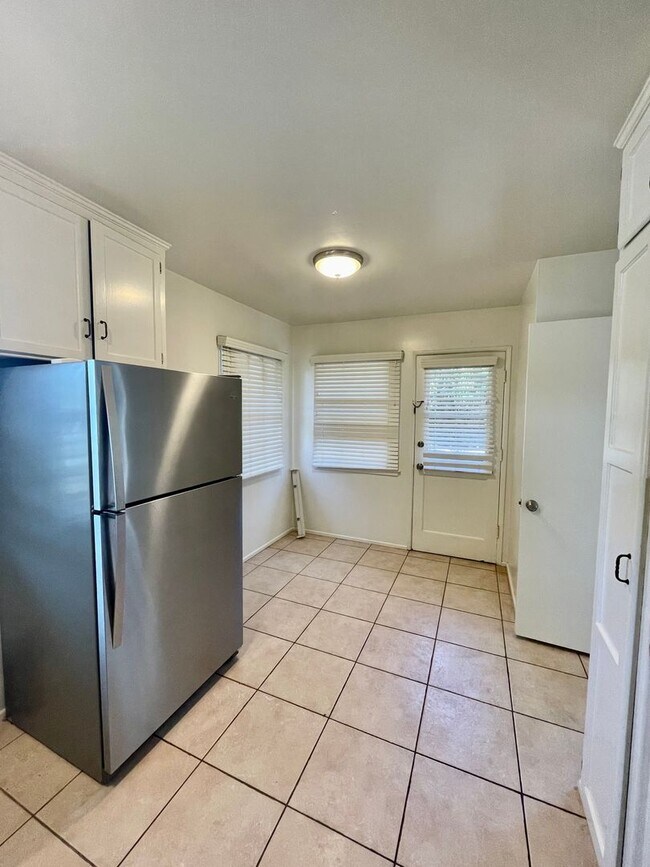Foto del edificio - 3 bed/1 bath Mesa Beach Home!