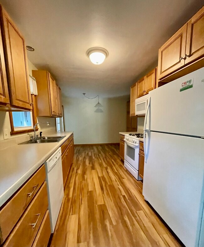 Building Photo - 1971 Bryn Mawr Dr