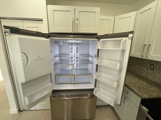 Foto del edificio - 3399 W 90th Ter