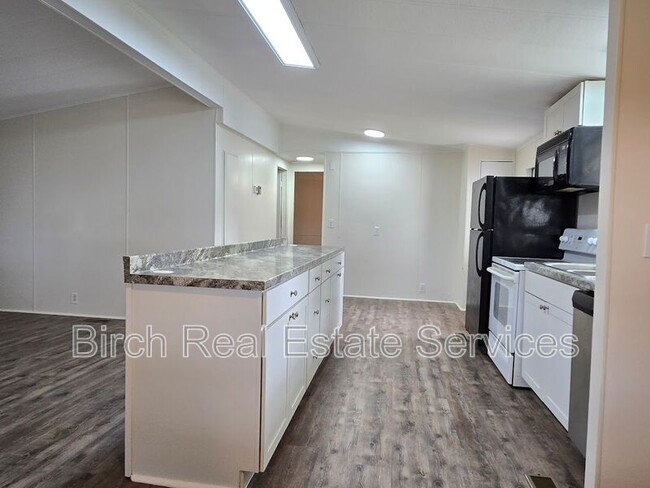 Foto del edificio - 7110 Commons Blvd