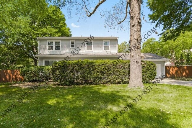 Building Photo - Incredible home in Romanelli Gardens!