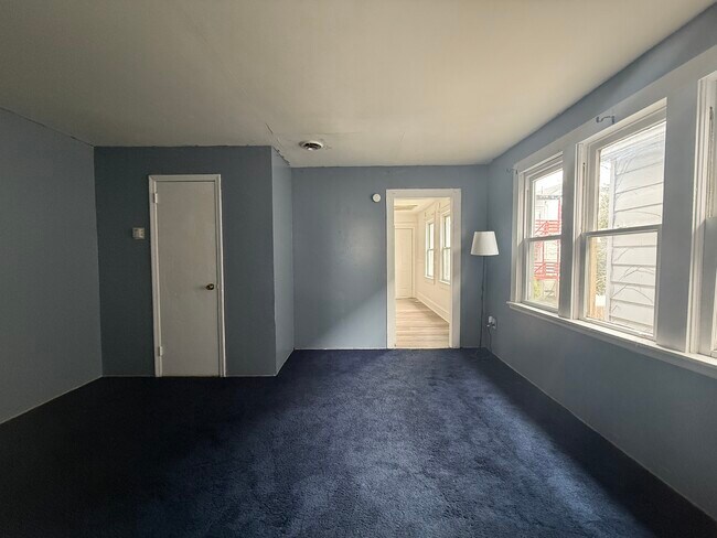 Building Photo - 83 S Empire St