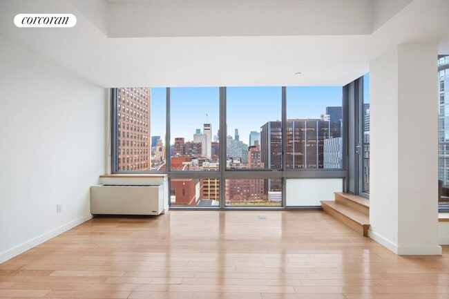 Building Photo - 225 W 60th St