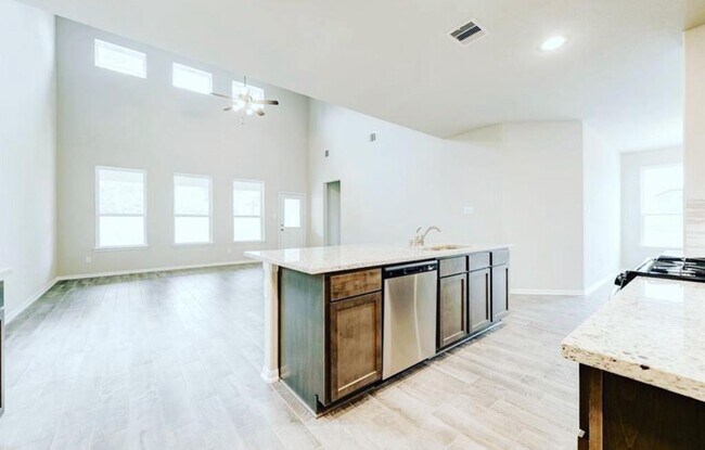 Building Photo - 6406 Cypress Dr