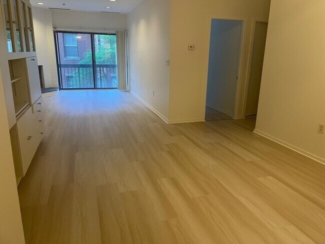 Foto del edificio - 1265 Beacon St