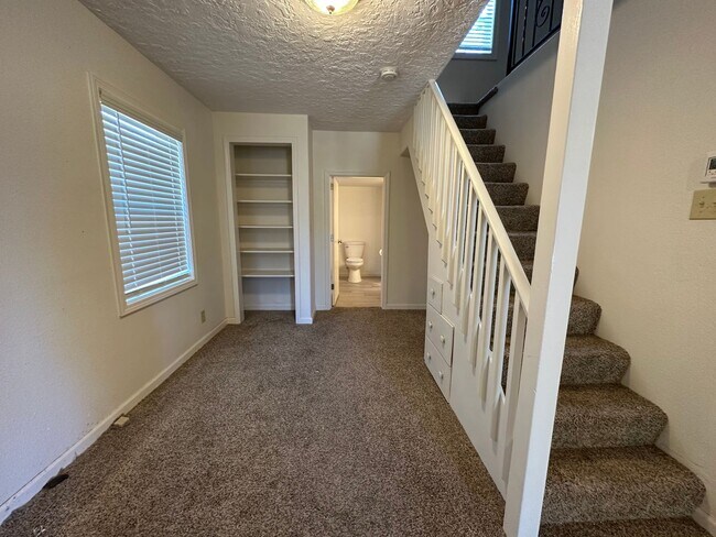 Building Photo - 2804 SE 145th Ave