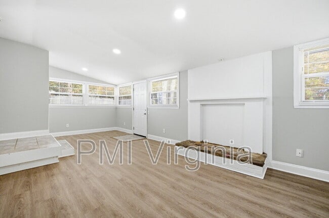 Building Photo - 308 Winchester Dr