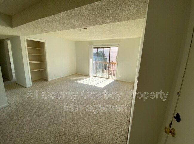 Building Photo - 267 N 8th St