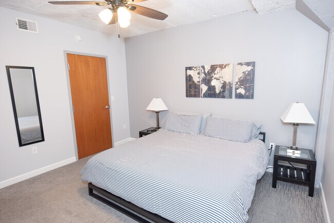 Foto del edificio - 401 W Shoreline Dr