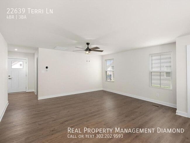 Foto del edificio - 22639 Terri Ln