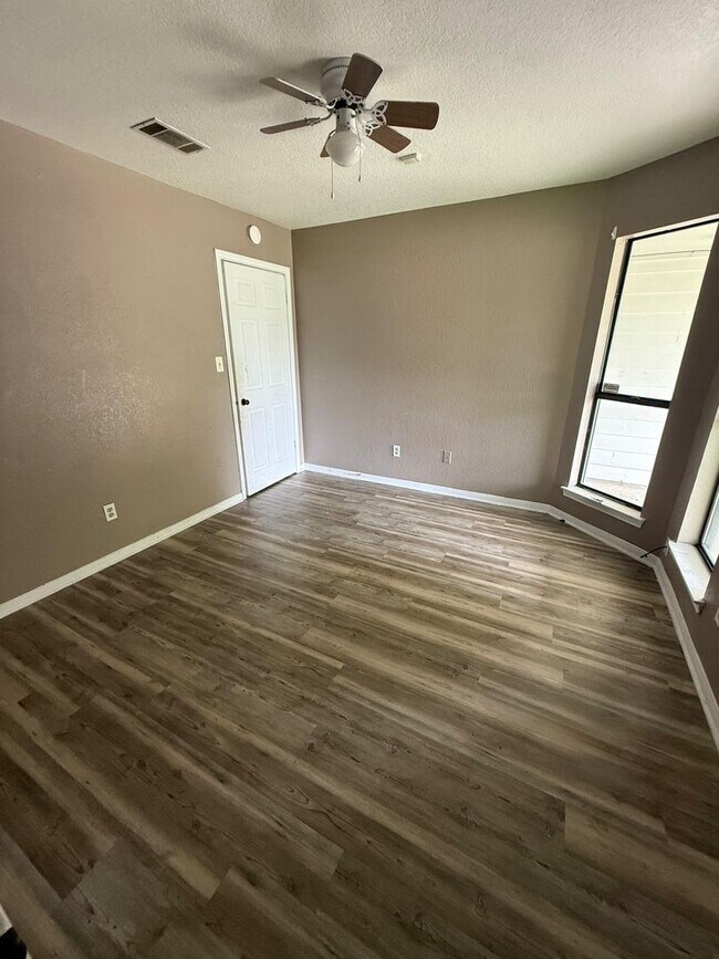 Foto del edificio - House For Rent 2065 88th Cir, Beaumont, TX 77707