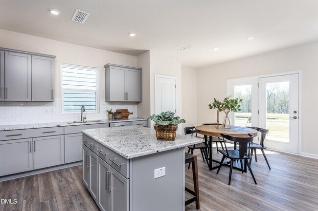 Foto del edificio - 1212 carpenter Falls Avenue-