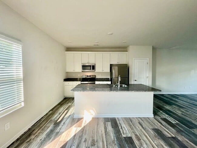 Building Photo - DogwoodVillageTRL108