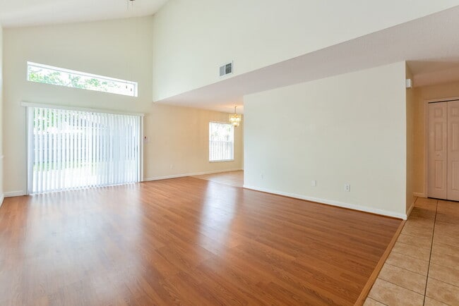 Building Photo - 580 Spinnaker Way