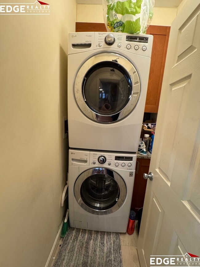 Foto del edificio - 136 Summer St