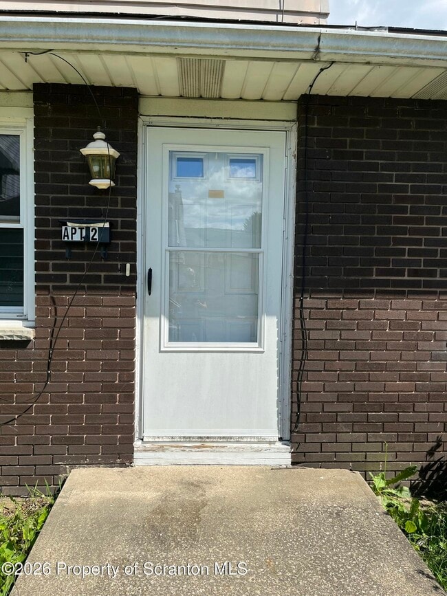 Building Photo - 612 Oak St