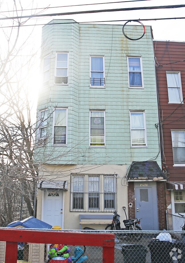 Foto del edificio - 3707 12th Ave