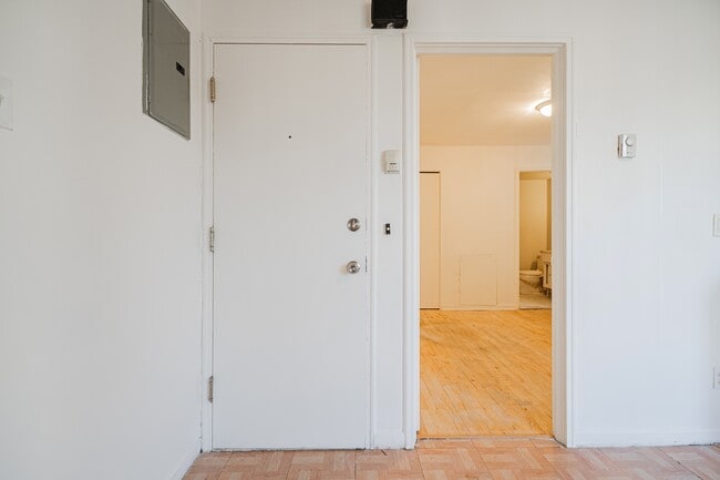 Photo du bâtiment - 411 Av. Copernic