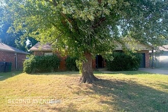 Building Photo - 10913 N McKinley Ave