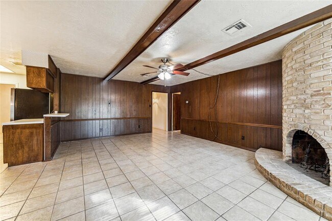 Building Photo - 7523 Antoine Dr