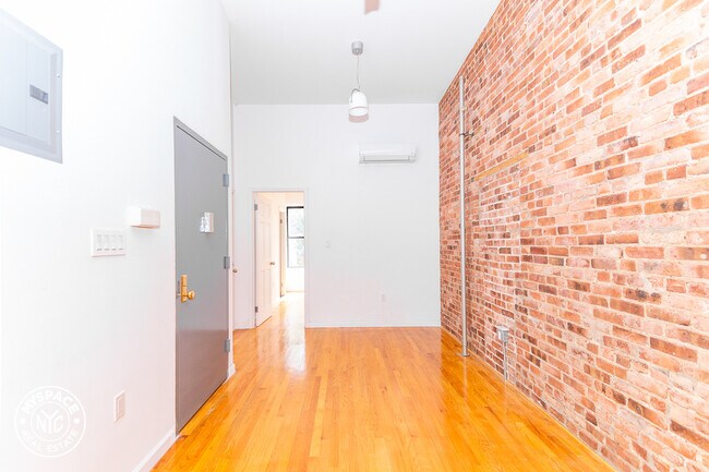 Building Photo - 1442 Dekalb Ave