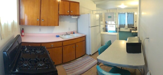 Building Photo - 420 Mesilla St SE