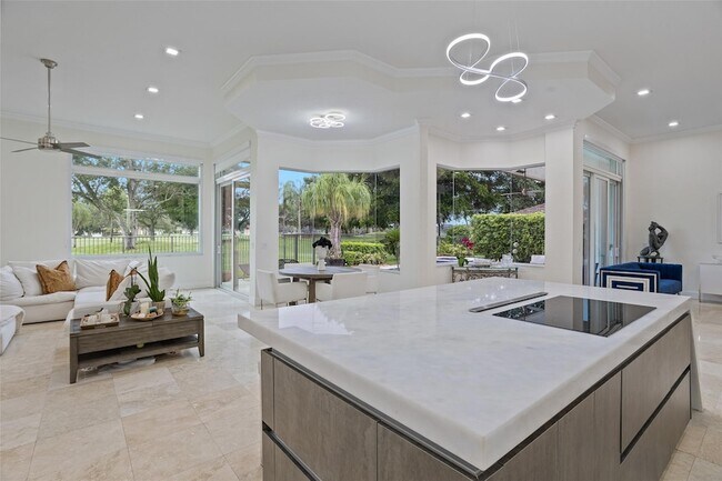 Building Photo - 2534 Golf View Dr