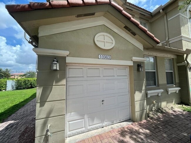 Foto del edificio - 10983 NW 79th St