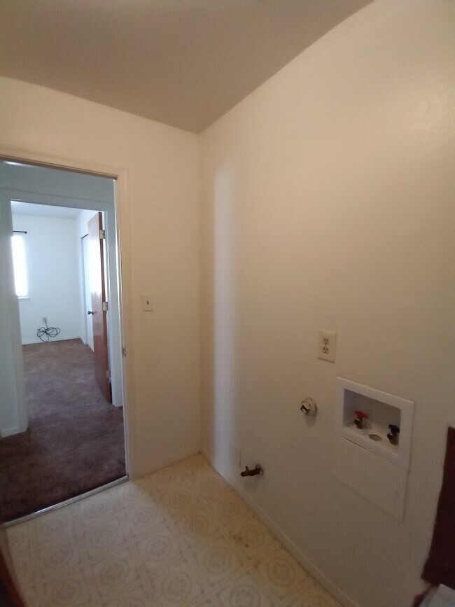 Foto del edificio - 1232 Jelso Ave