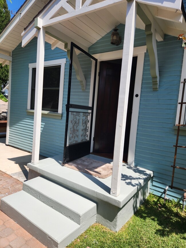 Building Photo - 612 Coronado Ave