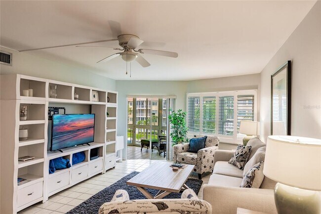 Building Photo - 1250 N Portofino Dr