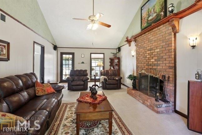 Foto del edificio - 5 br, 3 bath House - 3400 Camelot Dr
