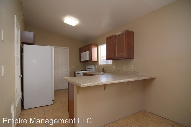 Building Photo - 5236 S Linnet Ave