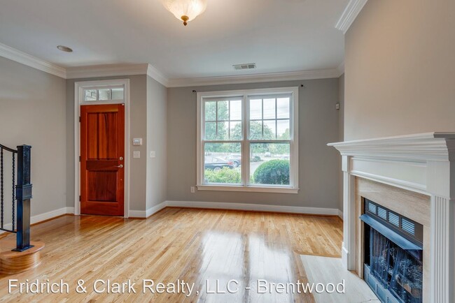 Building Photo - 2 br, 2.5 bath House - 4228 Hillsboro Pike