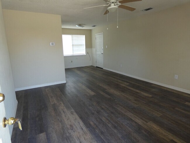 Foto del edificio - 1521 Heath St