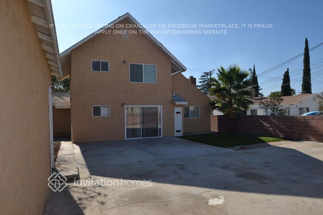 Foto del edificio - 16158 Randall Ave