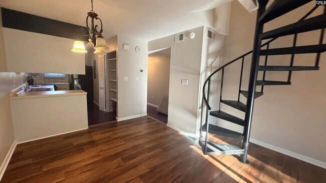 Foto del edificio - 405-B Harbison Blvd
